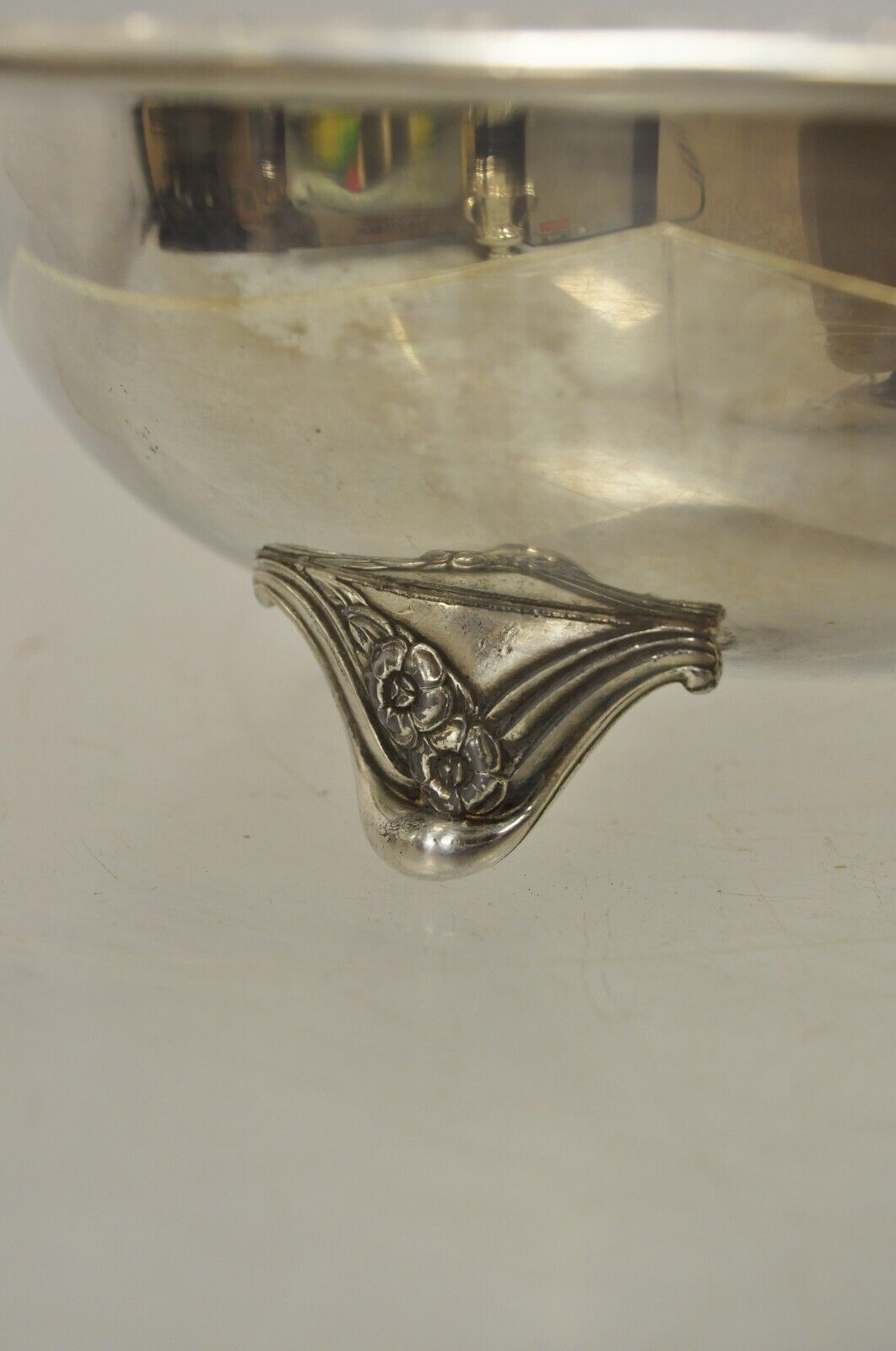 Vintage Oneida Ltd Rose Decorated Silver Plated 10.5" Round Serving Bowl Dish