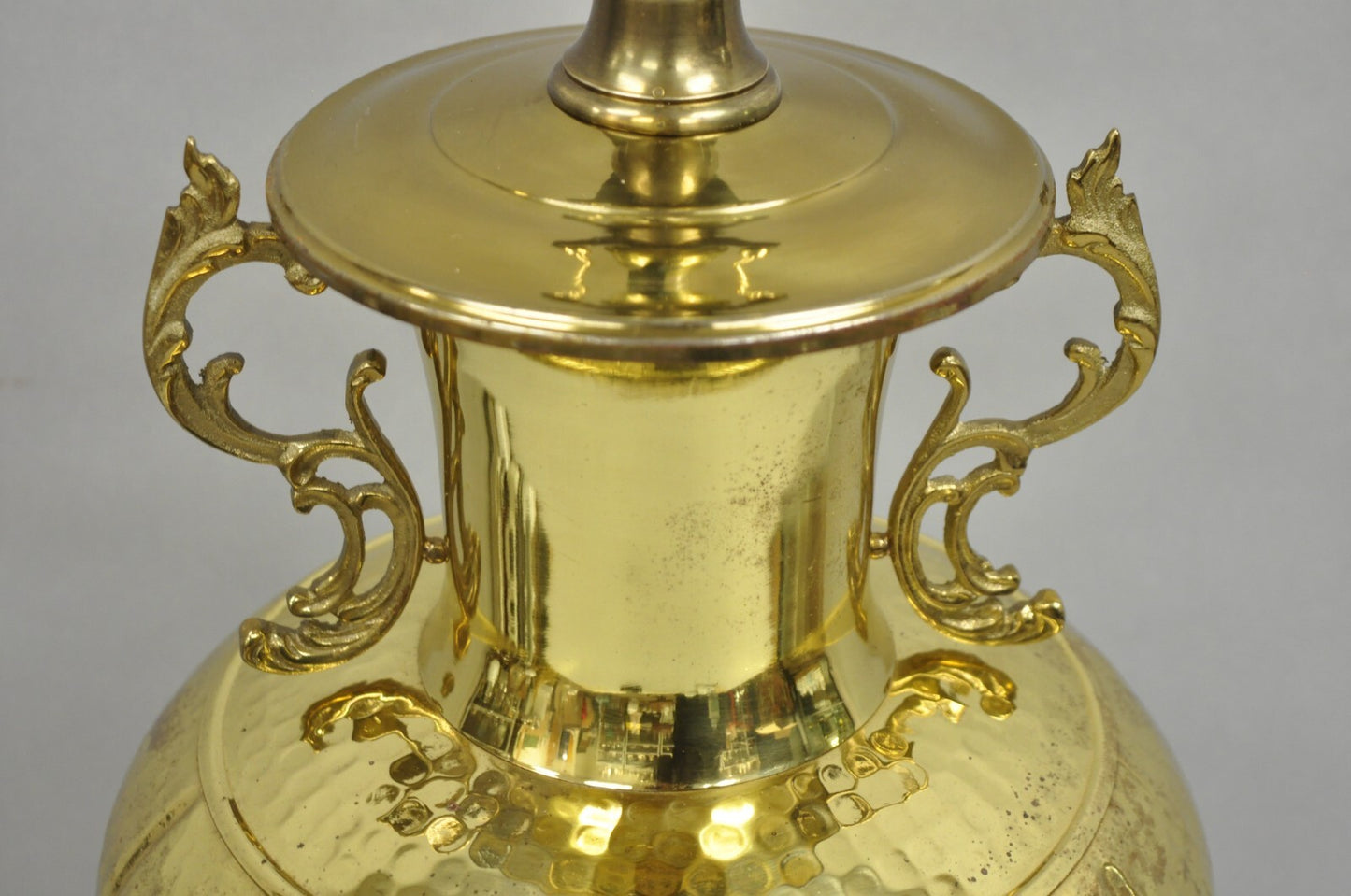 Vintage Chinoiserie Hammered Brass Pagoda Jardiniere Vase Table Lamp