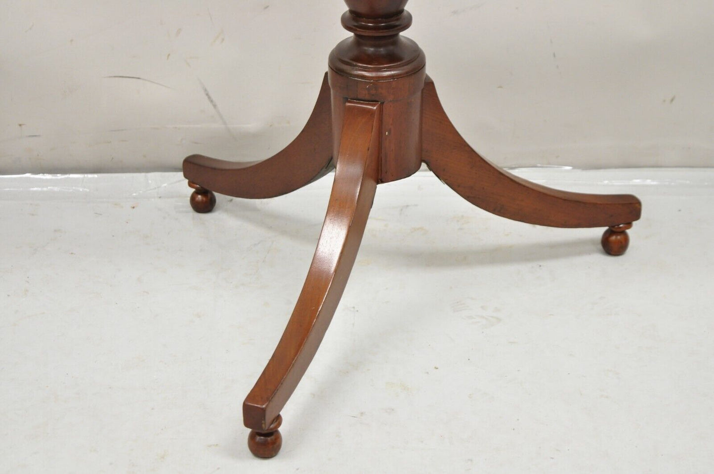 Antique Mahogany Tilt Top Federal Sheraton Pedestal Base Side Tea Table