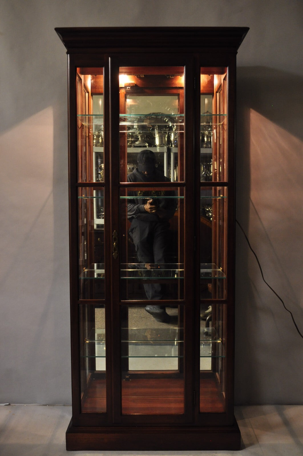 Vintage Ethan Allen Georgian Court Cherry Wood Lighted Curio Display Cabinet