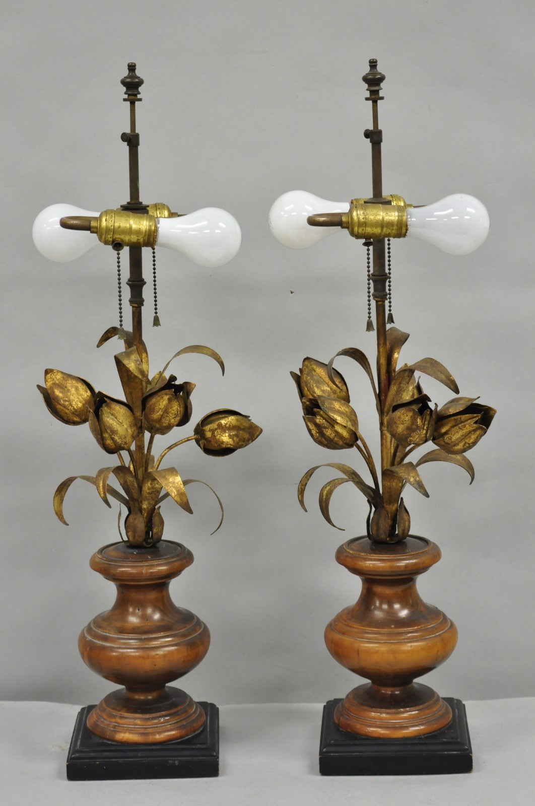 Vintage Italian Hollywood Regency Gold Gilt Iron Flower Bouquet Table Lamps Pair