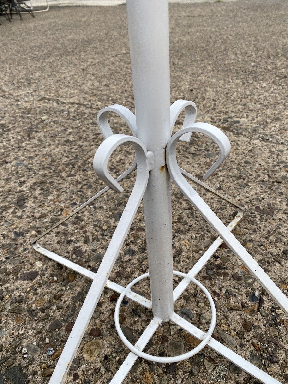 Whimsical 74" Tall White Wrought Iron 16 Hook Garden Ornament Plant Stand Holder