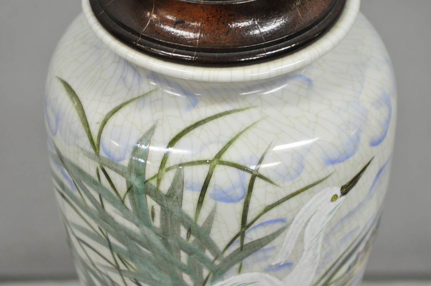 Vintage Chinoiserie Chinese Porcelain Jardiniere Table Lamp w Painted Crane Bird
