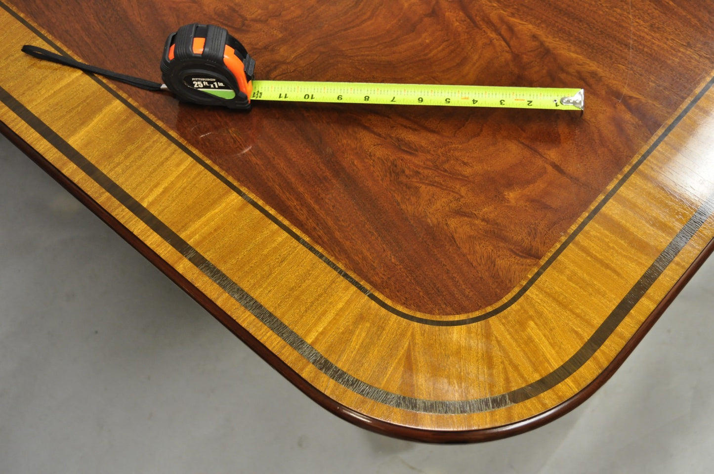 Baker Stately Homes Collection Georgian Duncan Phyfe Mahogany Dining Room Table
