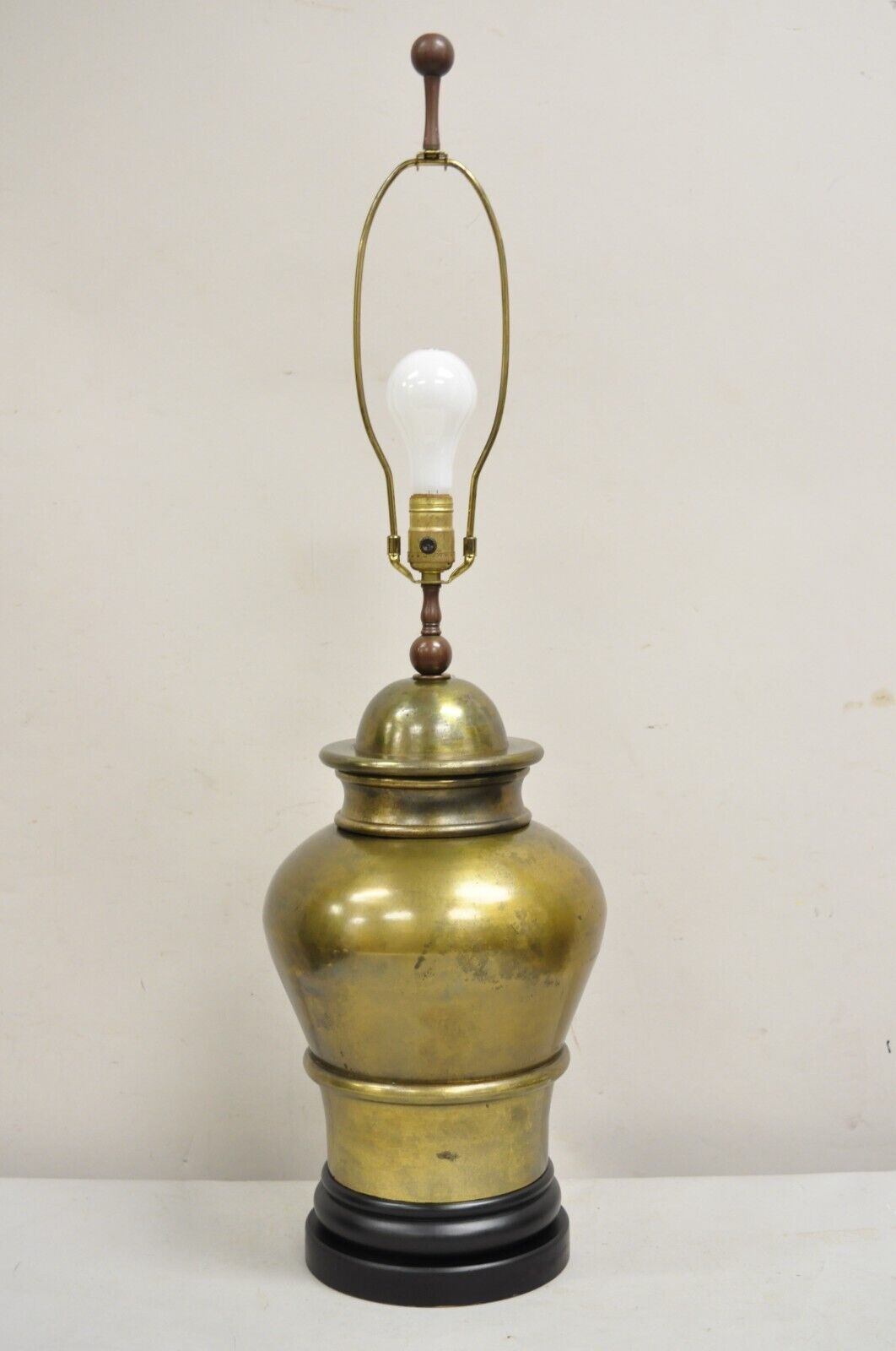 Vintage Hollywood Regency Chinoiserie Patinated Brass Ginger Jar Table Lamp