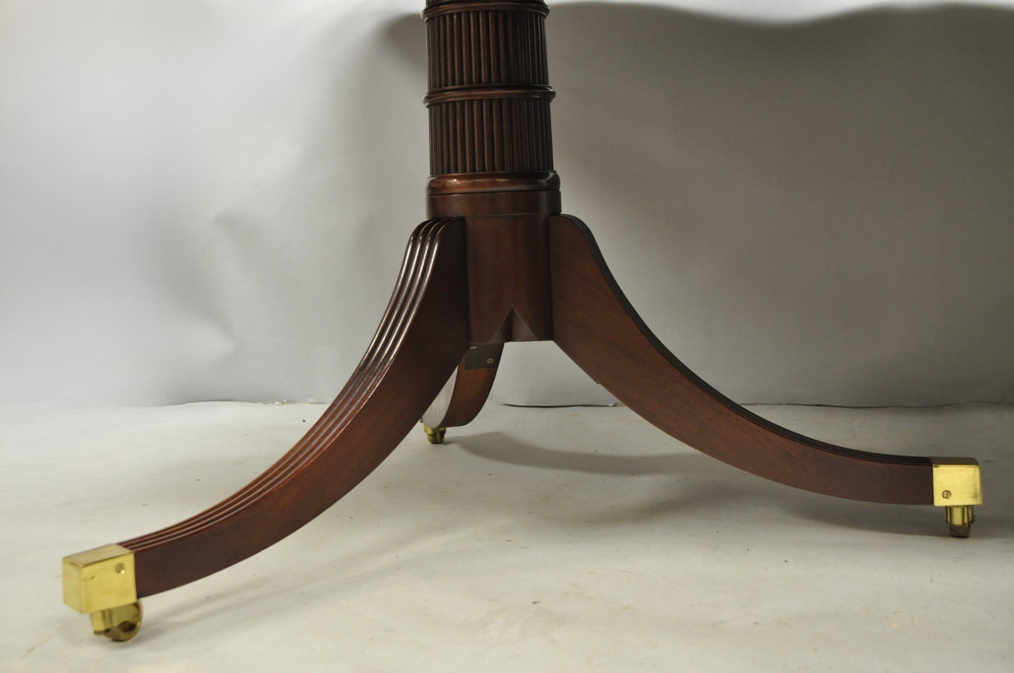 Baker Stately Homes Collection Georgian Duncan Phyfe Mahogany Dining Room Table
