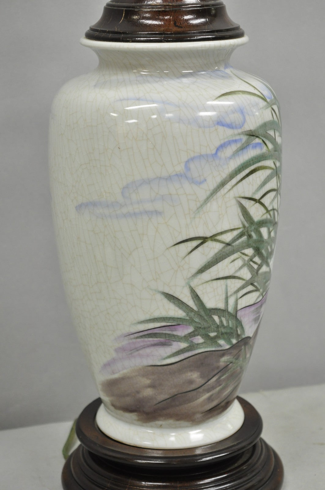 Vintage Chinoiserie Chinese Porcelain Jardiniere Table Lamp w Painted Crane Bird