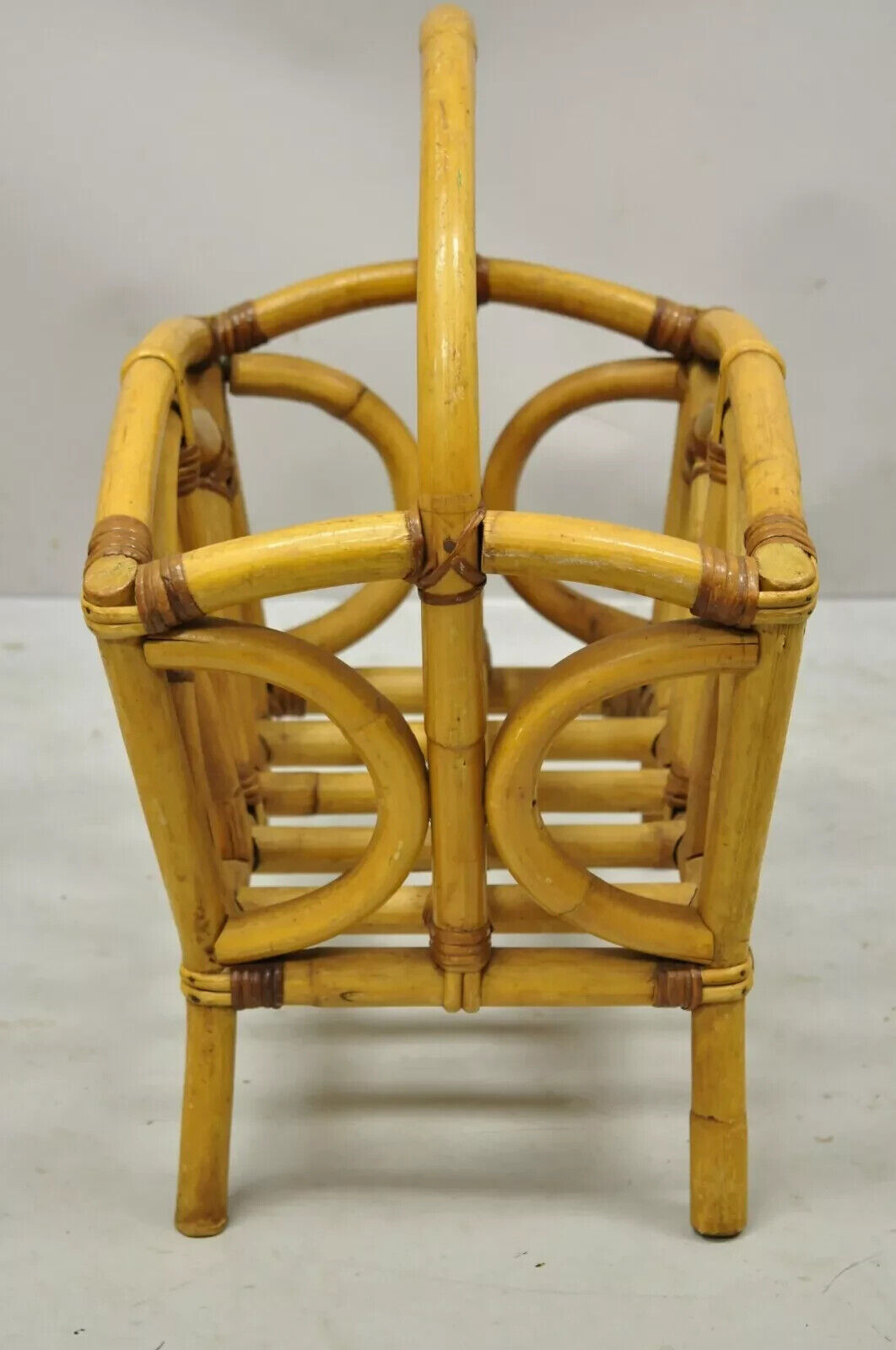 Calif-Asia Rattan Bamboo Chinese Chippendale Boho Tiki Magazine Rack Stand (A)