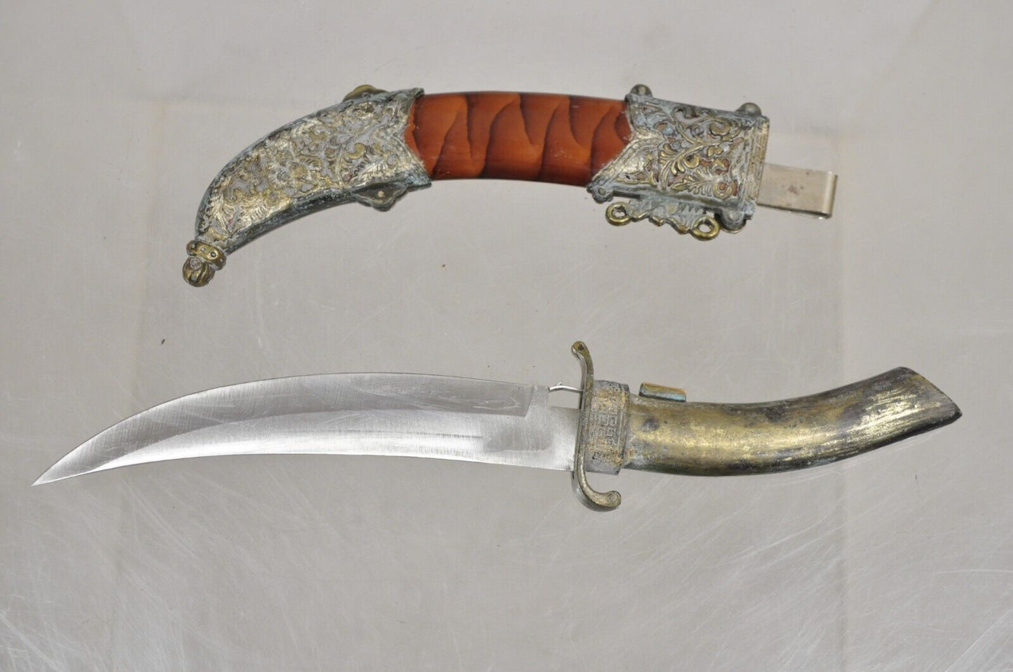 Decorative Persian Arab Decorative Metal Dagger Knife in Sheath