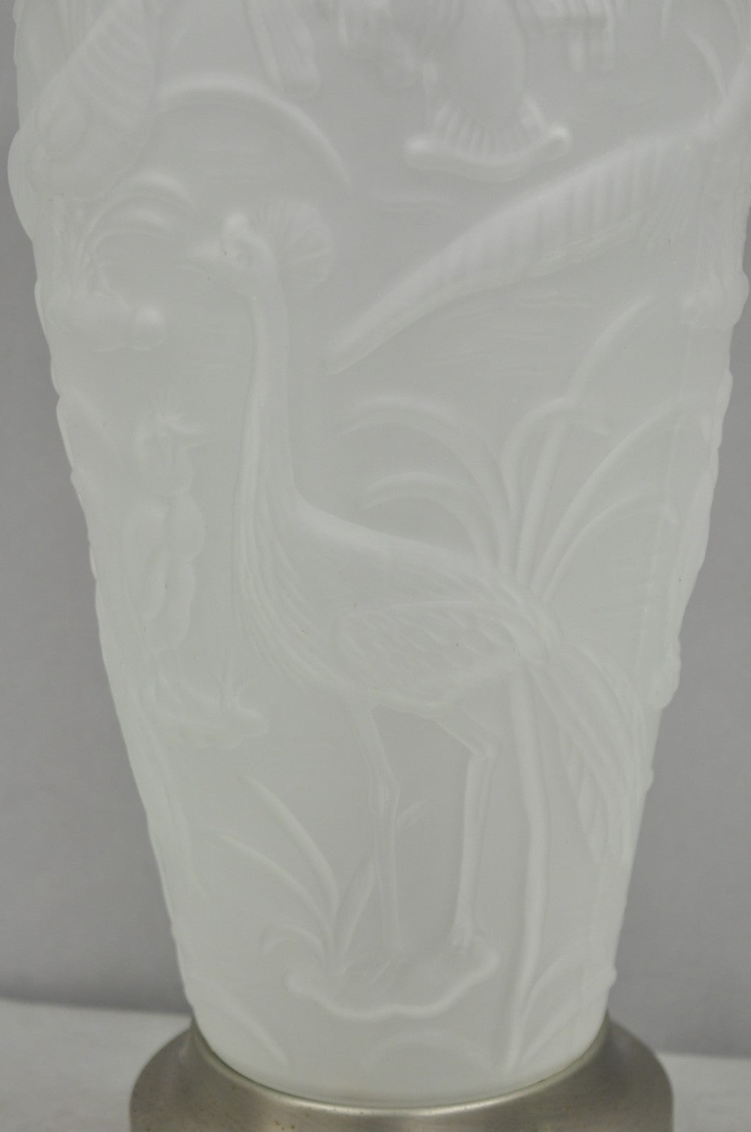 Vintage Chinoiserie Raised Satin Glass Tropical Birds Art Nouveau Table Lamp
