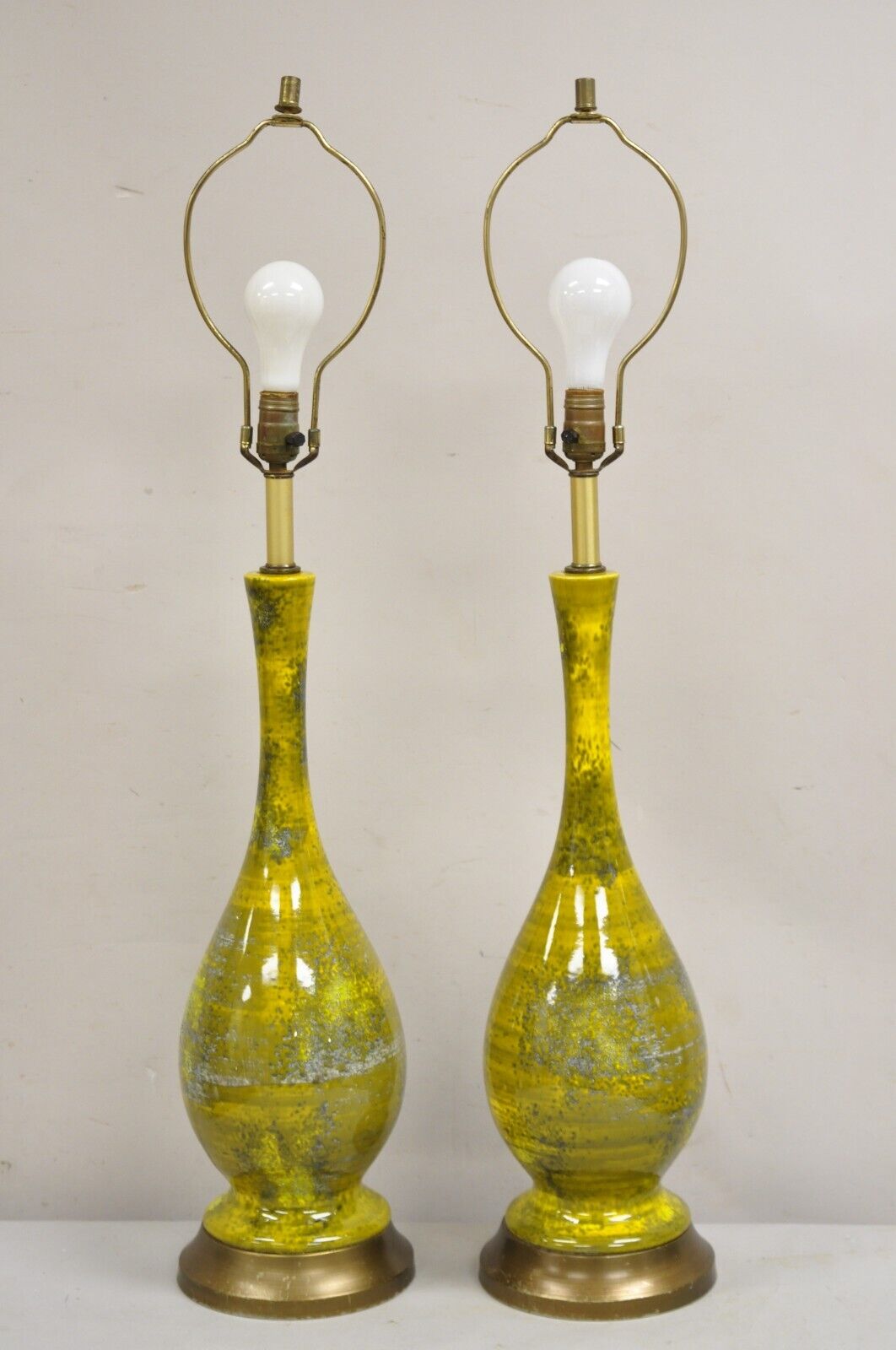 Mid Century Modern Yellow Green Glazed Italian Ceramic Pottery Table Lamp Pair