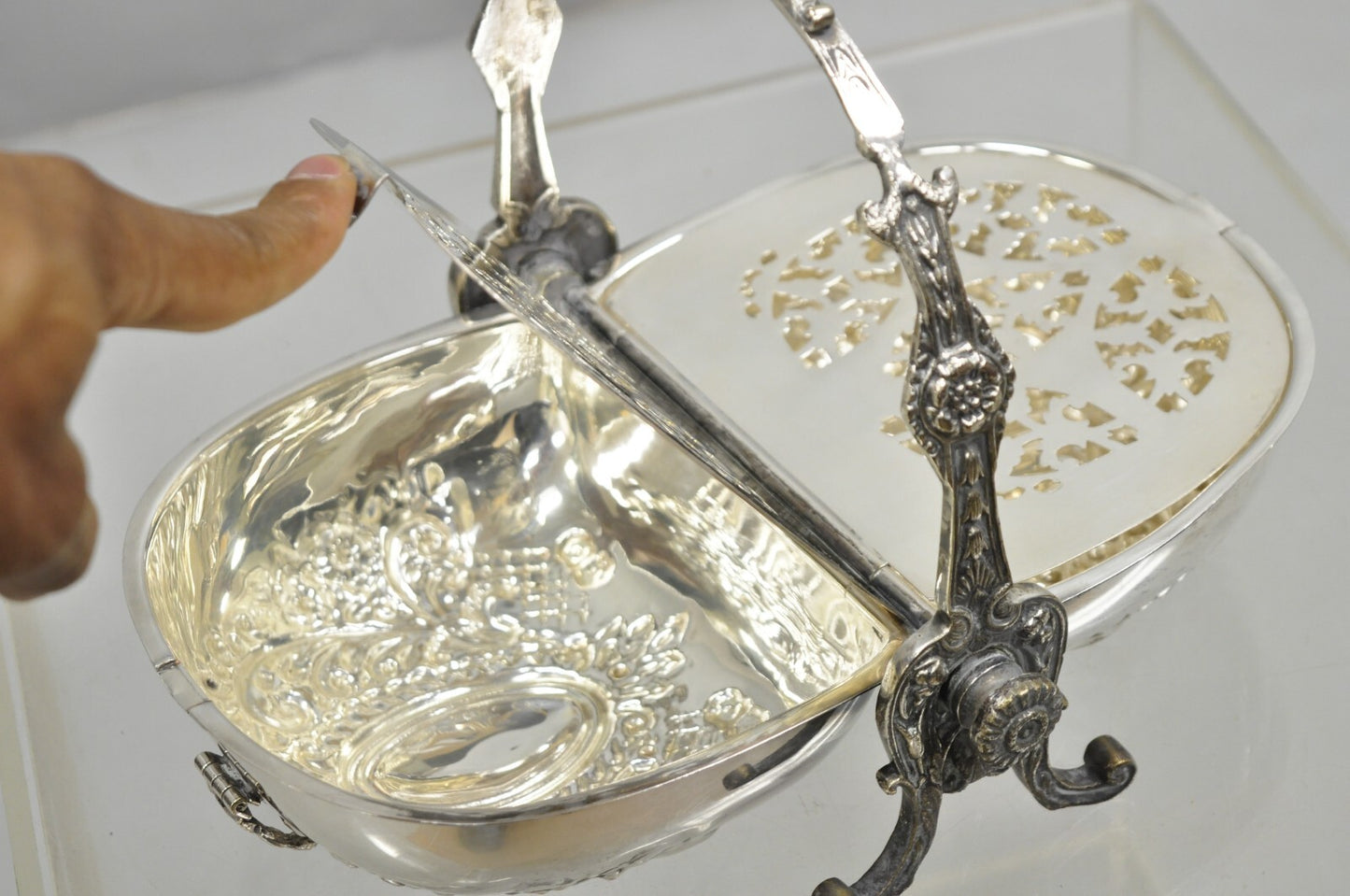 Antique English Sheffield Victorian Repousse Silver Plated Biscuit Warmer Box