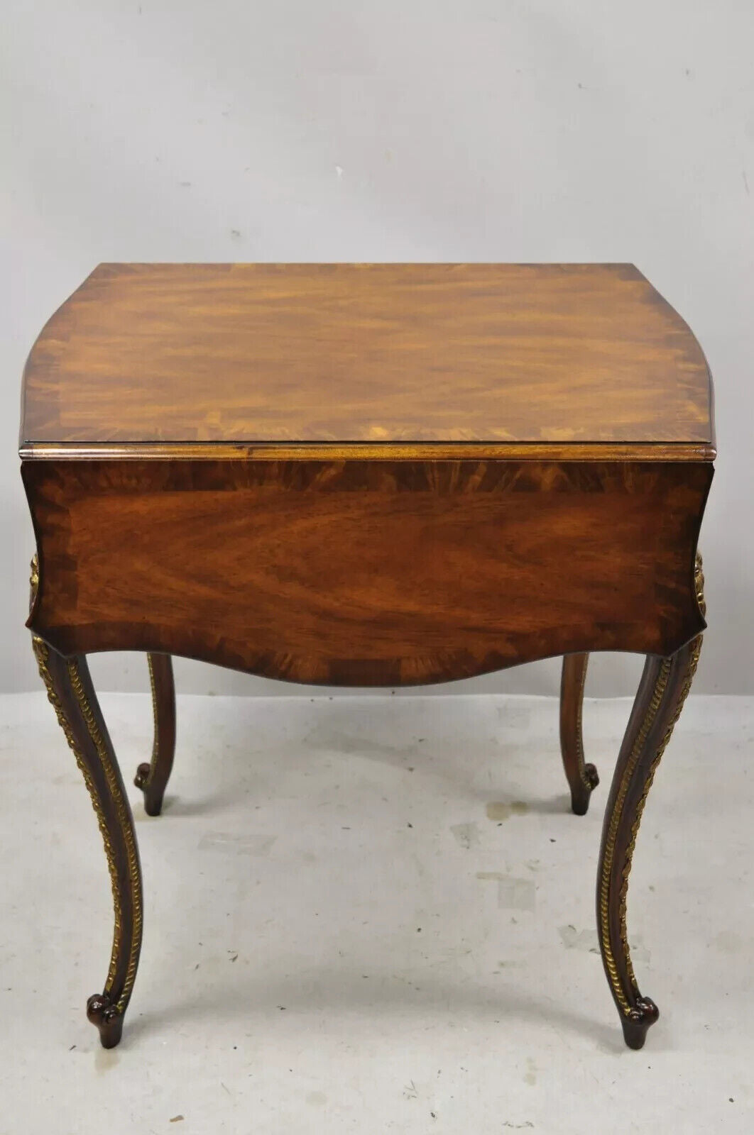 Theodore Alexander Replica English George III Ca. 1775 Pembroke Drop Leaf Table