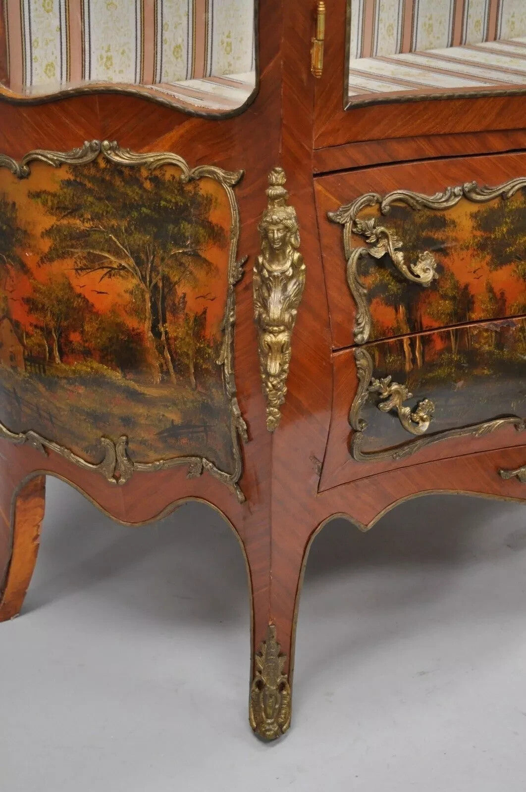 French Louis XV Style Reproduction Bombe Curio China Cabinet Vitrine with Bronze