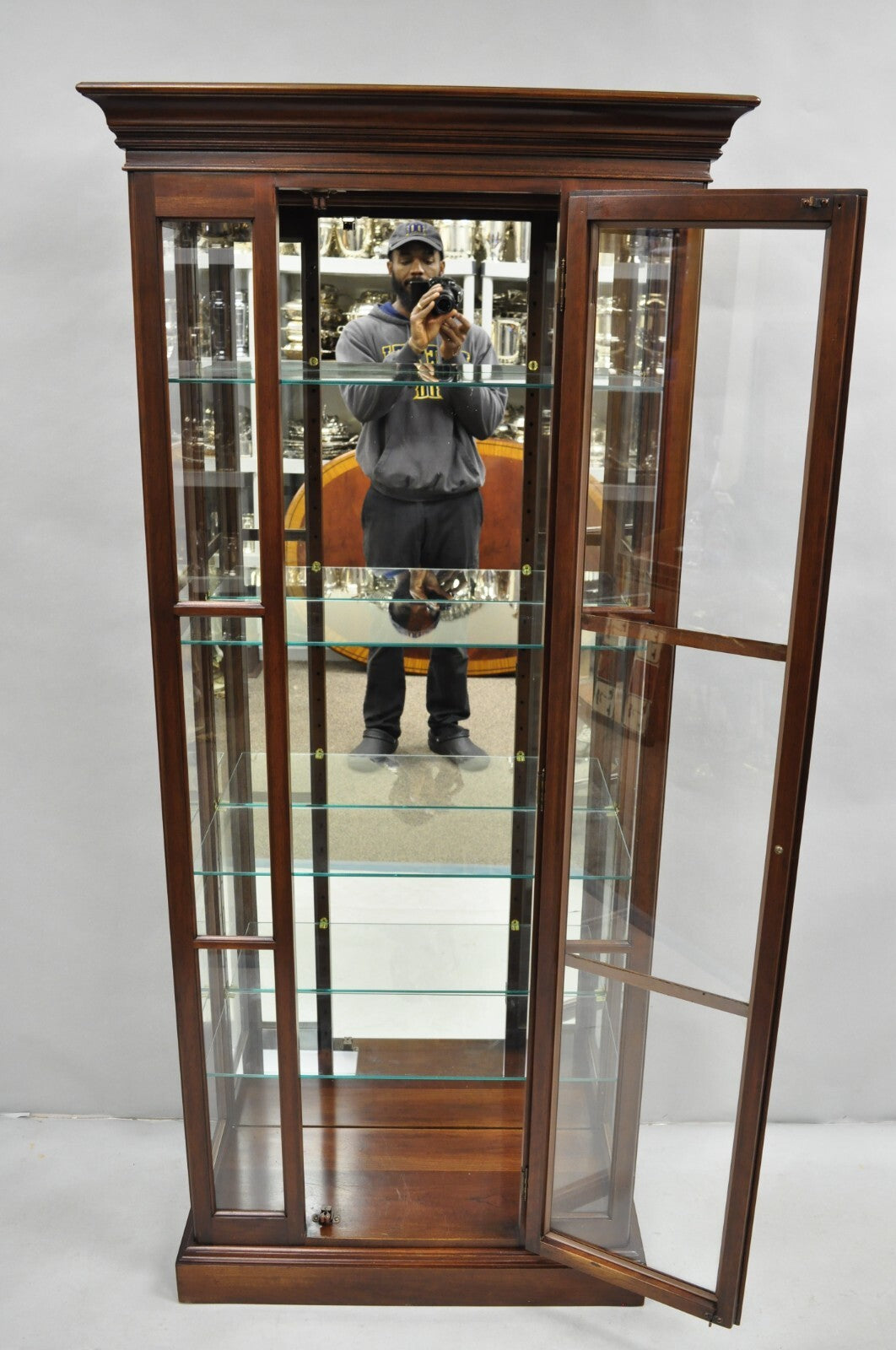 Vintage Ethan Allen Georgian Court Cherry Wood Lighted Curio Display Cabinet