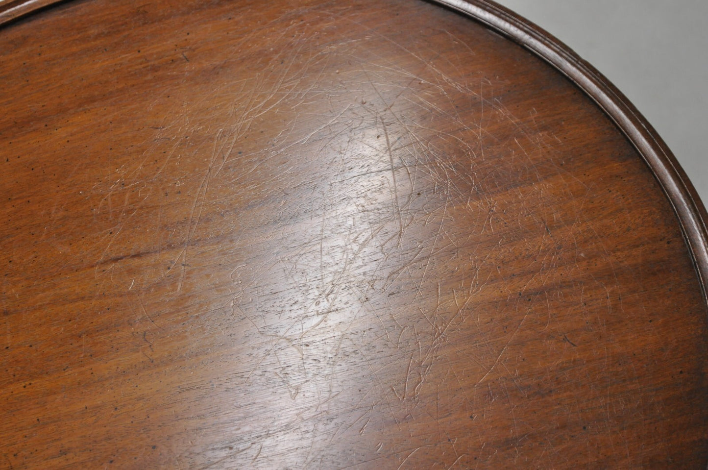 Vintage English Queen Anne Style Round Walnut Wood Lamp Side Table by Hekman