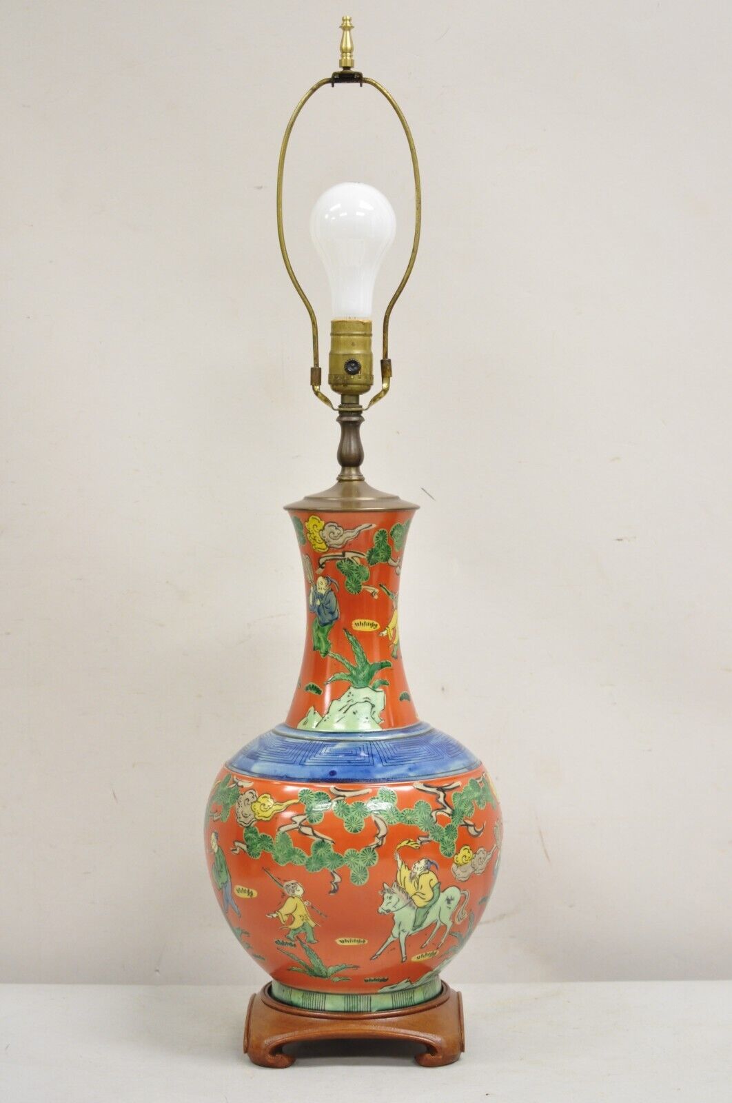 Vintage Chinoiserie Bulbous Porcelain Vase Oriental Figural Painted Table Lamp