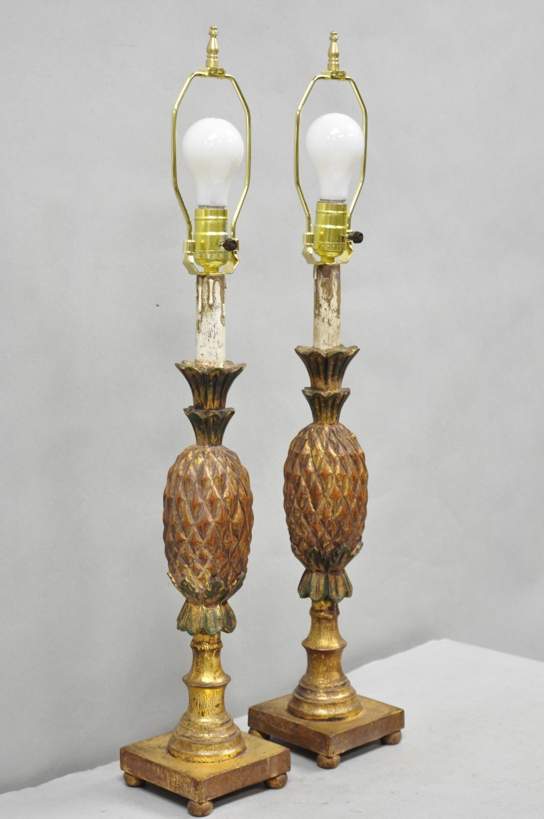 Vintage Italian Hollywood Regency Carved Gold Giltwood Pineapple Table Lamp Pair