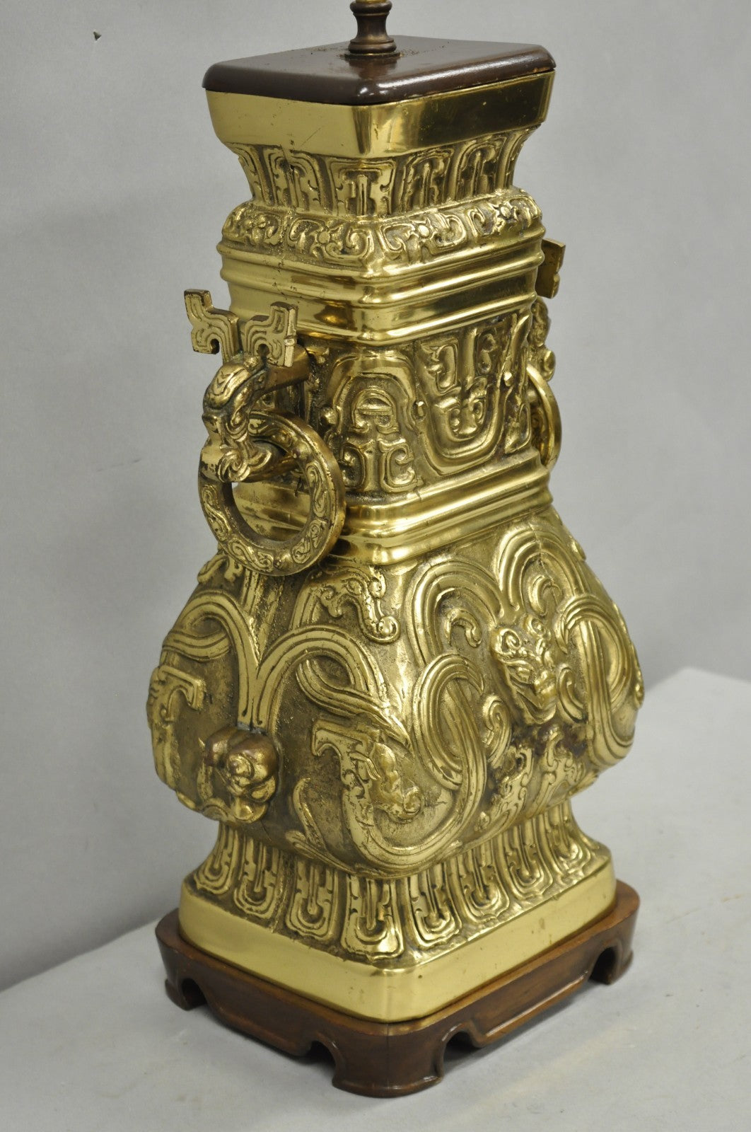 Vintage Chinese Figural Brass Bronze Wine Vessel Chinoiserie Hu Vase Table Lamp