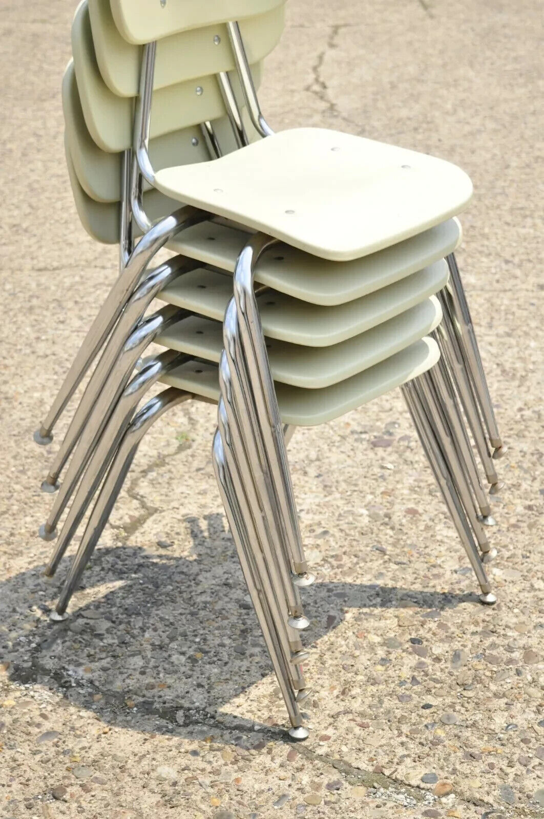 Vintage Beige Molded Plastic Chrome Metal Base Stacking School Side Chair Single