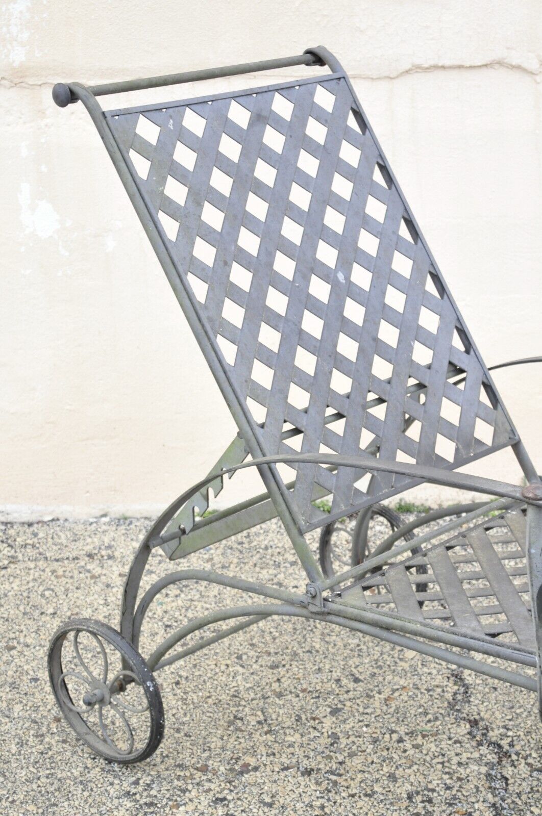 Woodard Maddox Black Wrought Iron Adjustable Pool Patio Chaise Lounge Chair