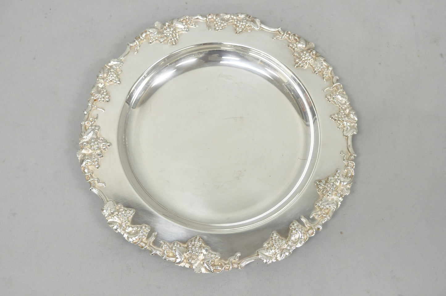 Vintage English Victorian Sheffield Silver Plated Grapevine Repousse 12" Dish