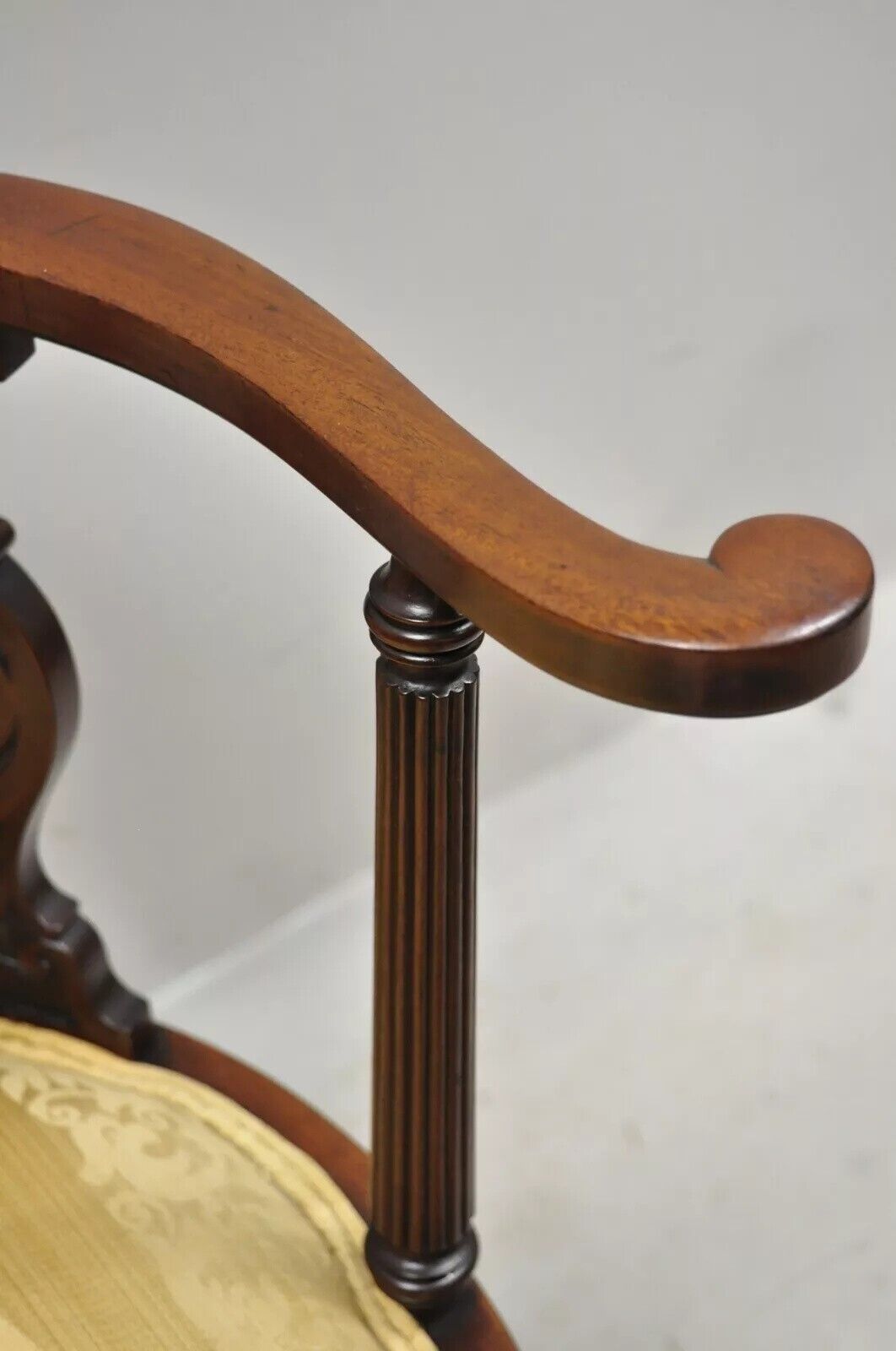 Antique Victorian French Style Mahogany Vanity Accent Side Chair with Round Seat