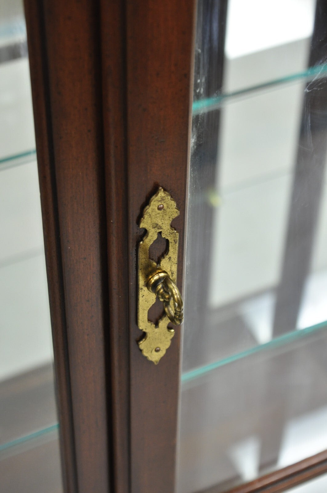 Vintage Ethan Allen Georgian Court Cherry Wood Lighted Curio Display Cabinet