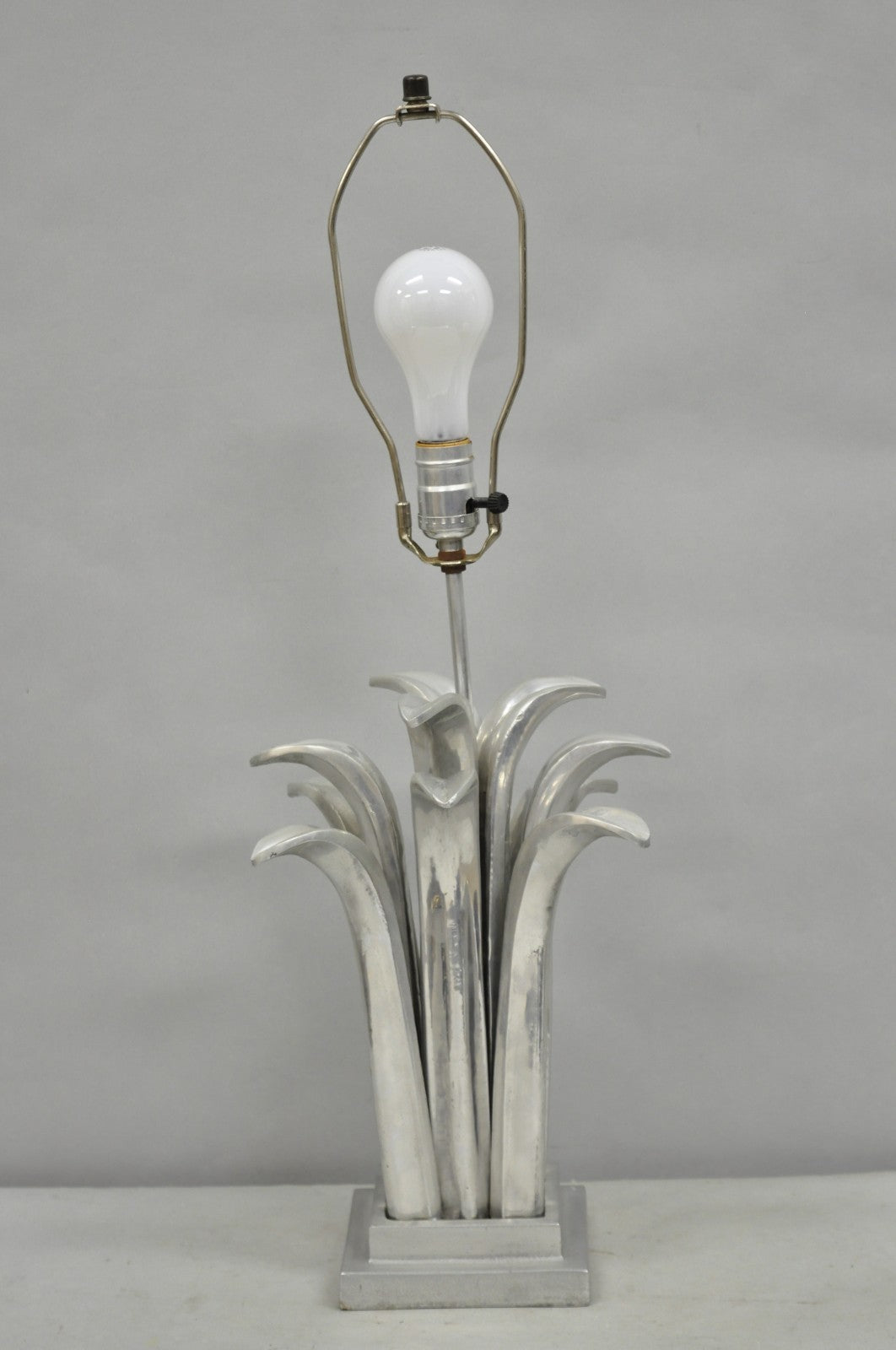Vintage Mid Century Modern Cast Aluminum Palm Leaf Metal Sculptural Table Lamp