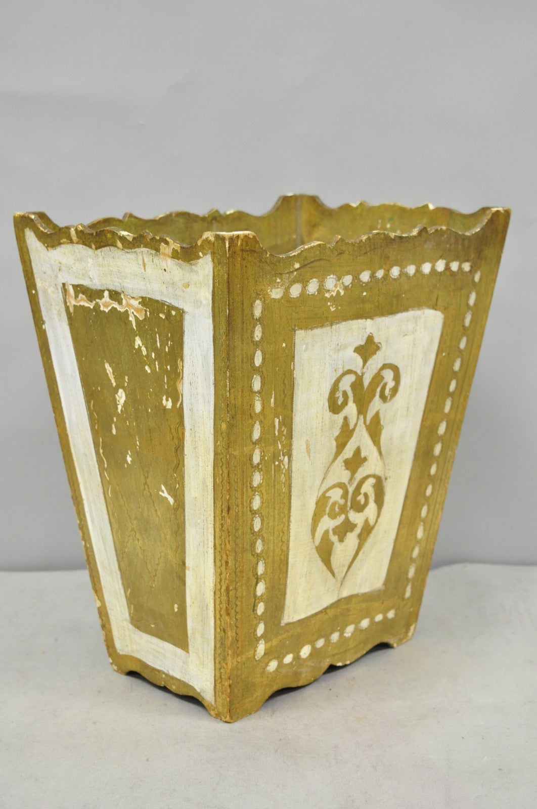 Vintage Italian Florentine Hollywood Regency Gilt Giltwood Wastebasket Trash Can