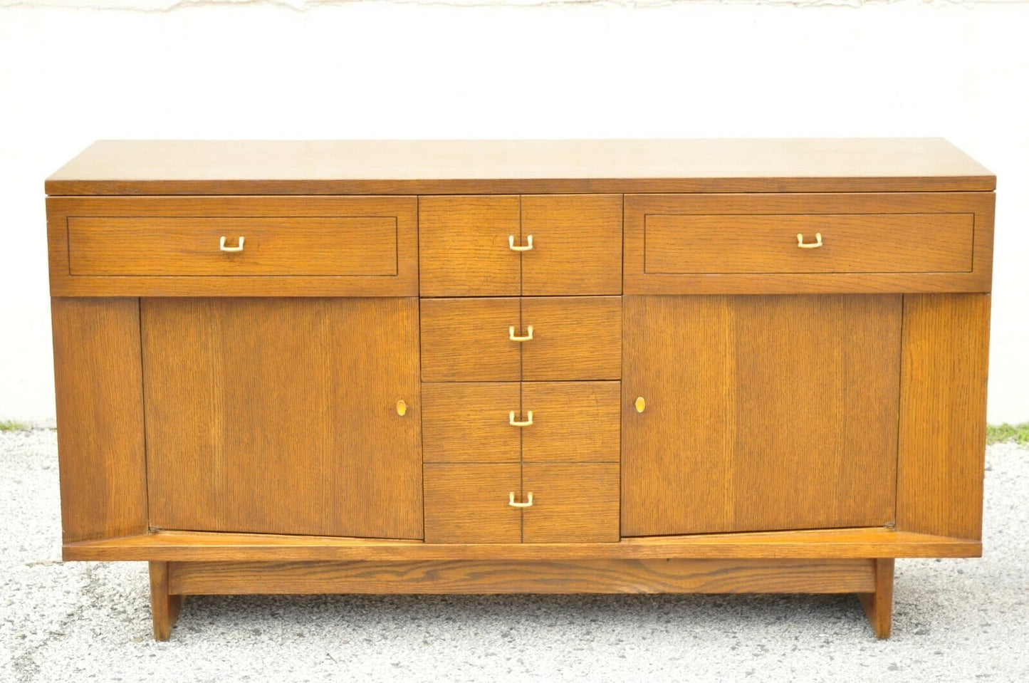 Raymond Loewy Mengel Mid Century Modern Sculpted Oak Buffet Sideboard Credenza