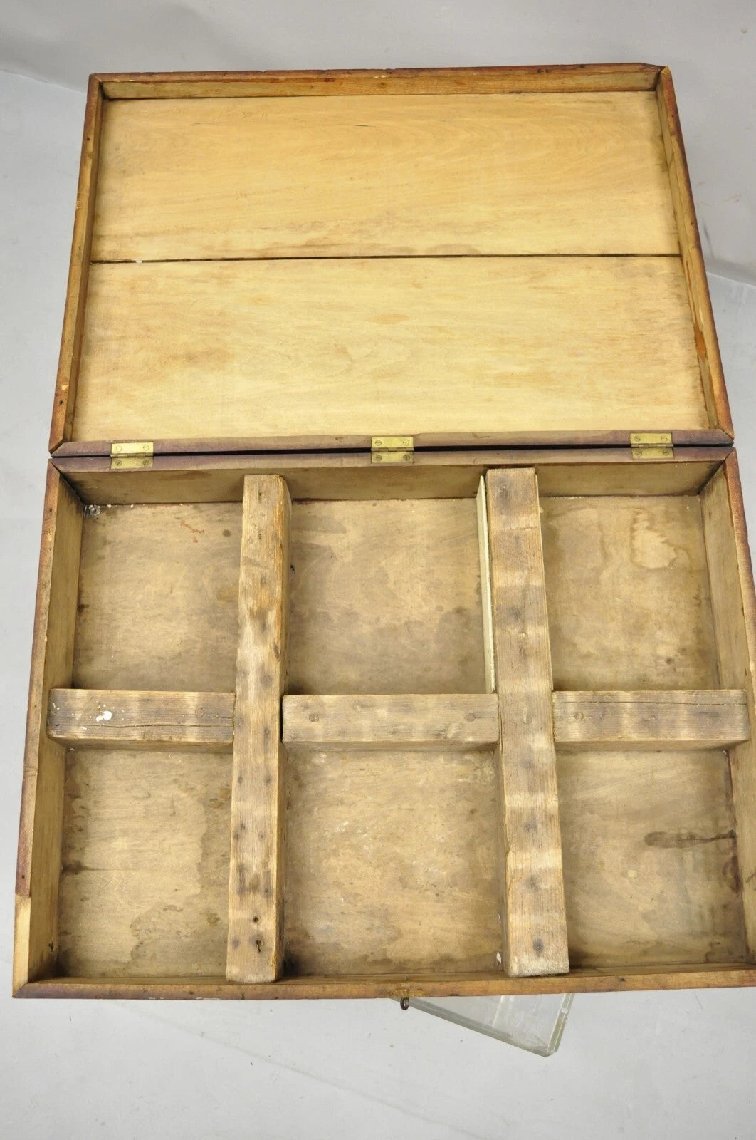 Antique American Primitive Wooden Distressed Paint Crafts Organizer Parts Box