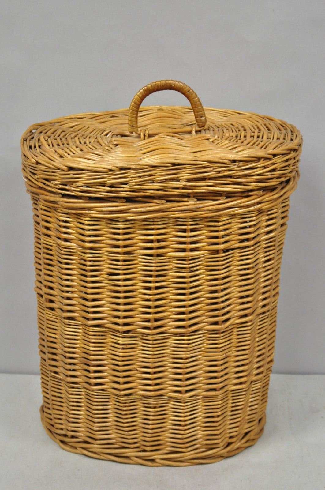 Vintage Mid Century Modern Handwoven Wicker Rattan Laundry Basket w Lid