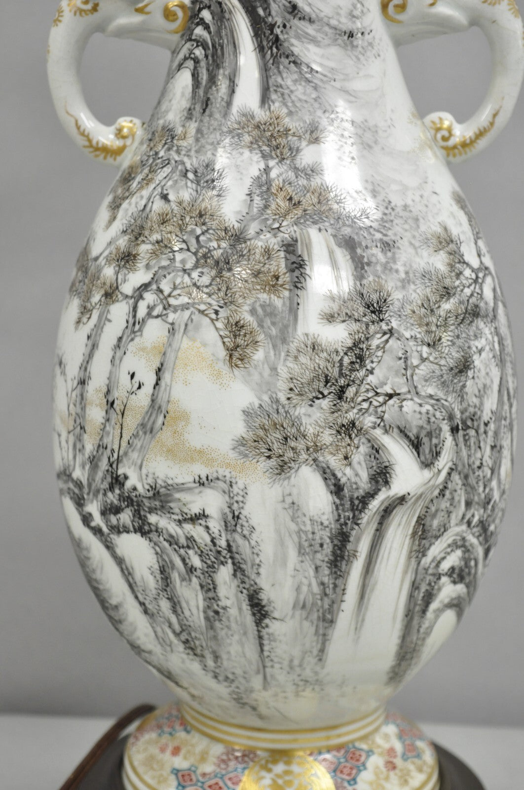 Antique Chinoiserie Chinese Porcelain Hand Painted Vase Table Lamp w/ Foo Dogs