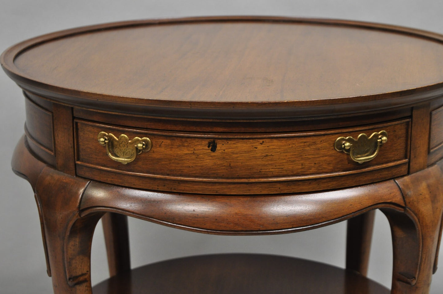 Vintage English Queen Anne Style Round Walnut Wood Lamp Side Table by Hekman
