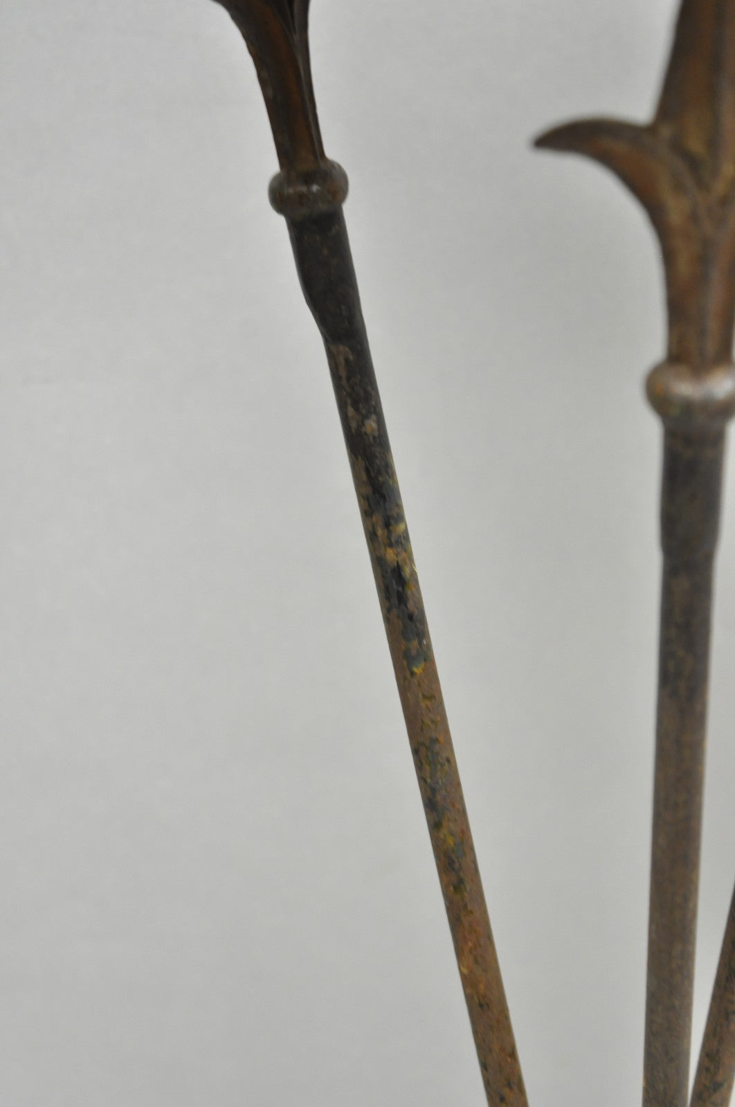 Antique Italian Neoclassical Wrought Iron Arrow Pedestal Tazza Plant Stand