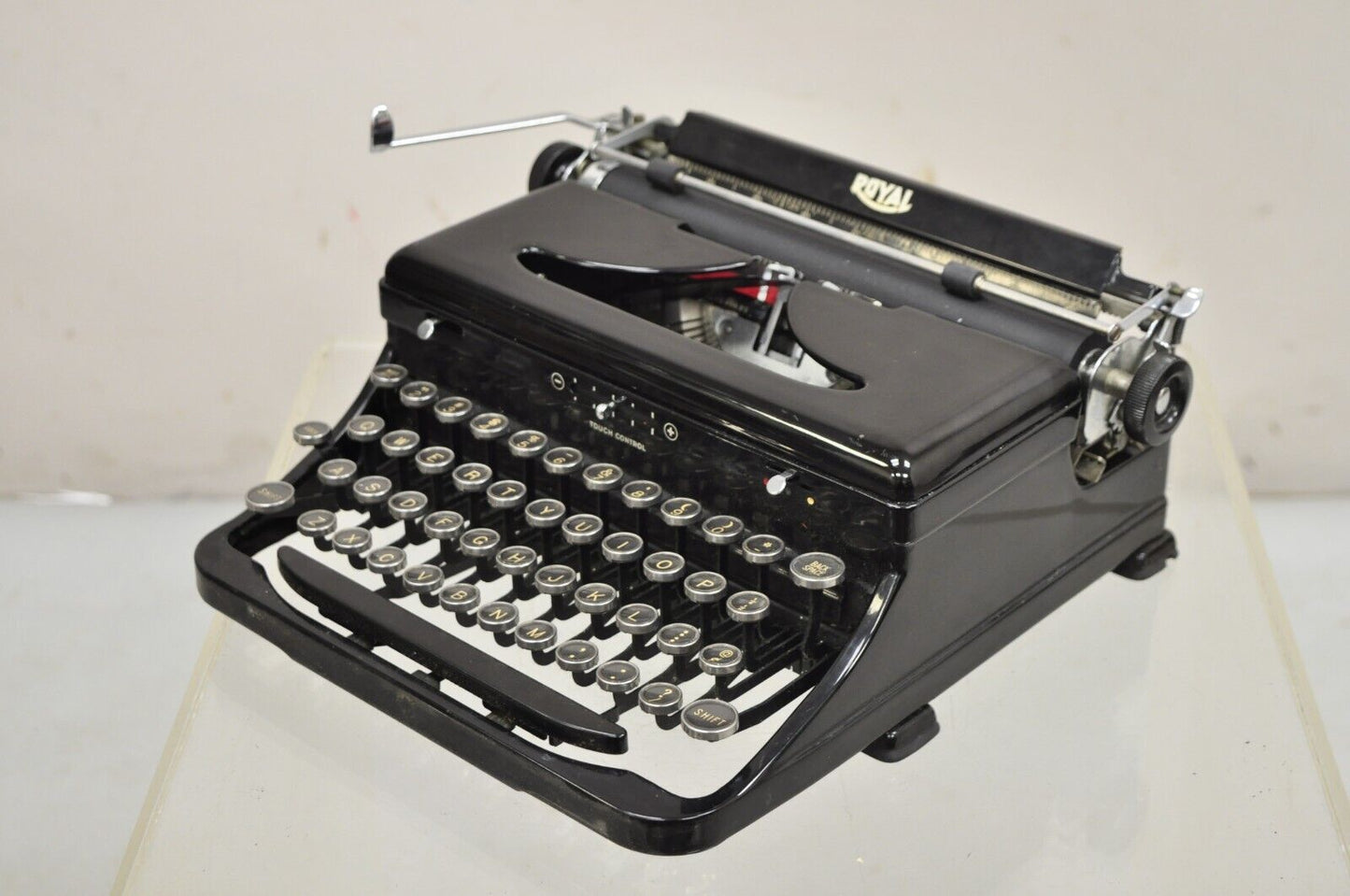 Royal Model O Touch Control Glossy Black Portable Manual Typewriter in Case