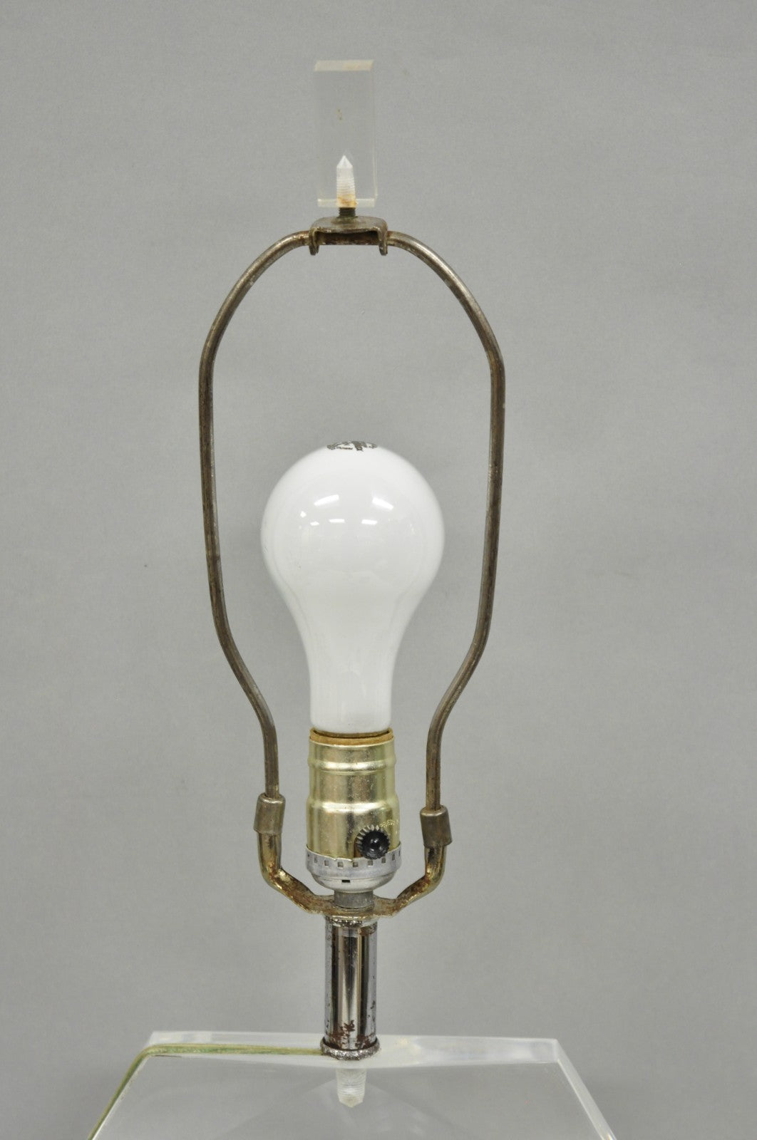 Vintage Mid Century Modern Faceted Hexagon Diamond Clear Lucite Table Lamp