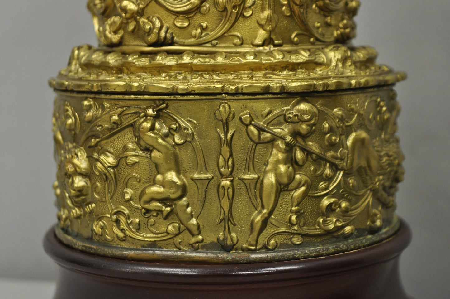 Antique French Neoclassical Figural Brass Repousse Cherub Lion Table Lamp - Pair