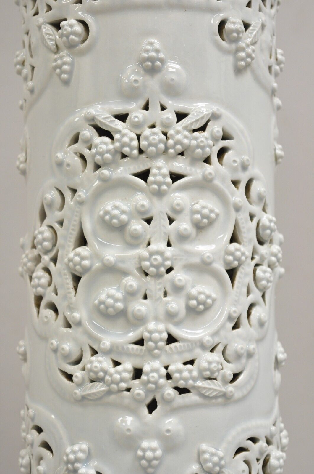 Chinoiserie Tall Blanc De Chine White Porcelain Fretwork Pillar Table Lamp
