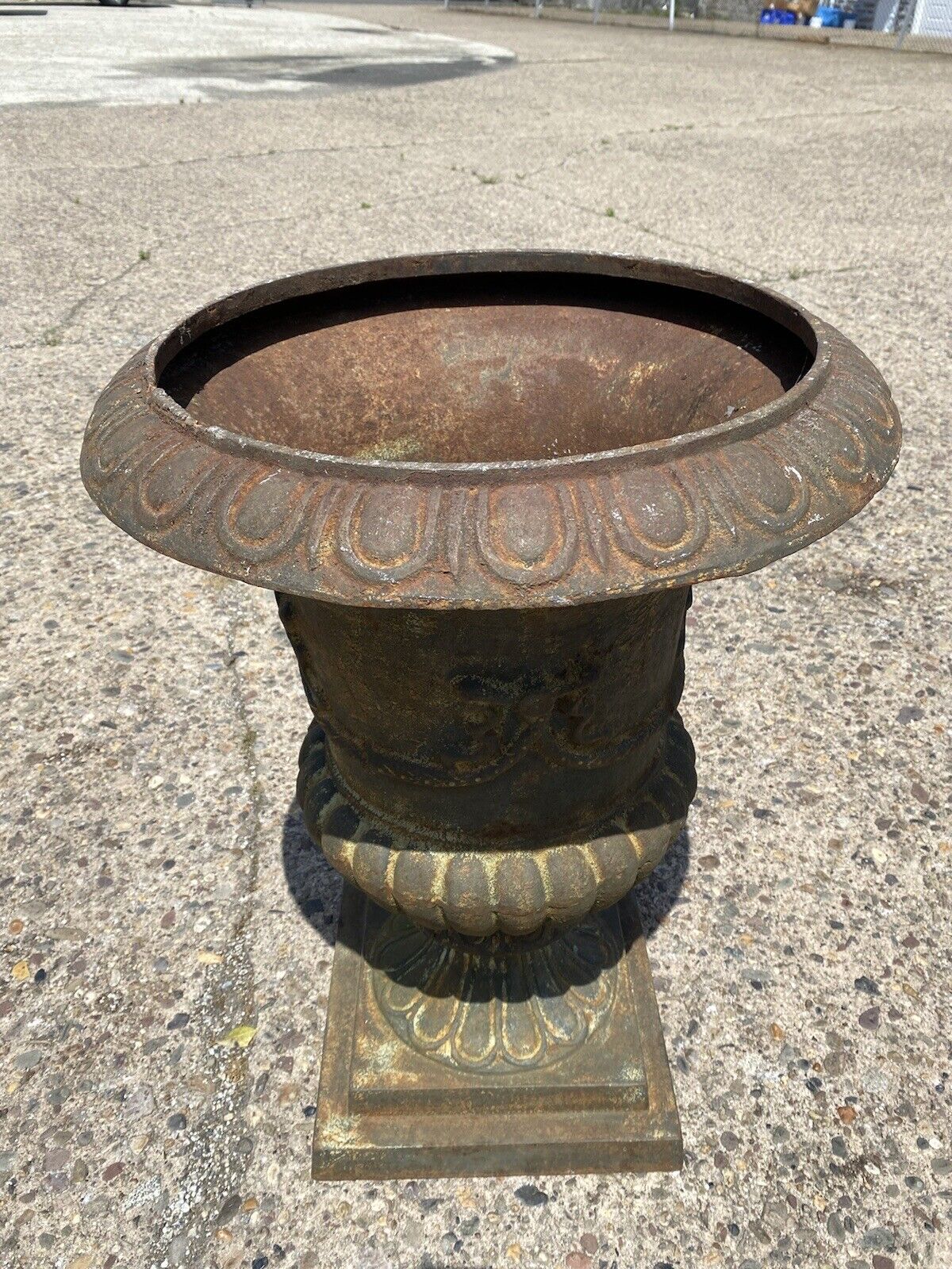 Cast Iron 31" French Style Round Garden Campana Urn Outdoor Planter Pot