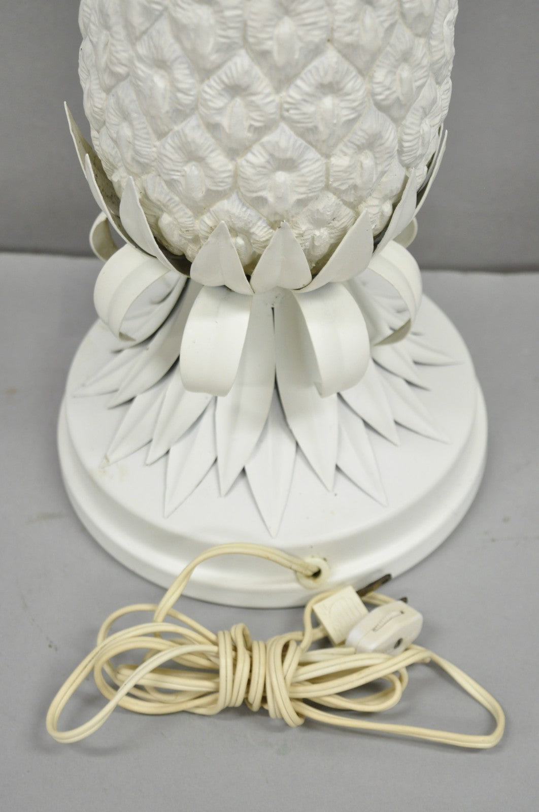 Vintage Italian Hollywood Regency White Tole Metal Figural Pineapple Table Lamp