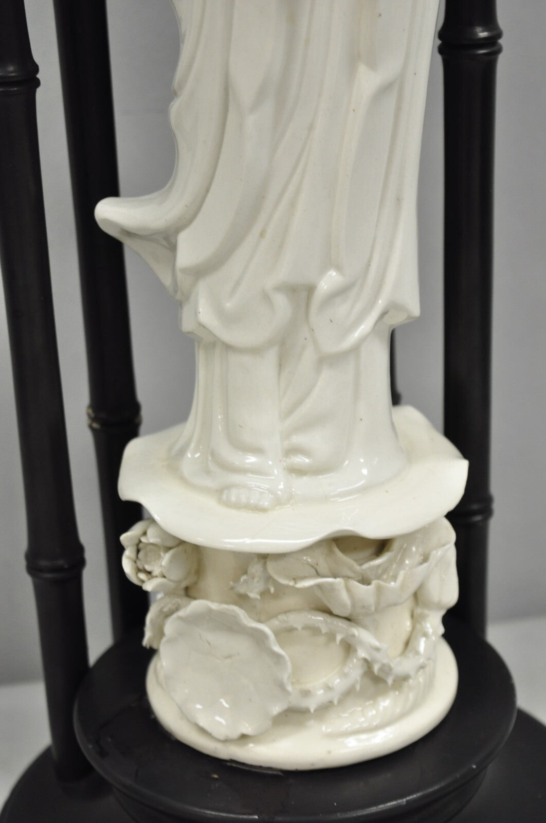 Vintage Chinoiserie Porcelain Guanyin Figure White Blanc de Chine Table Lamp