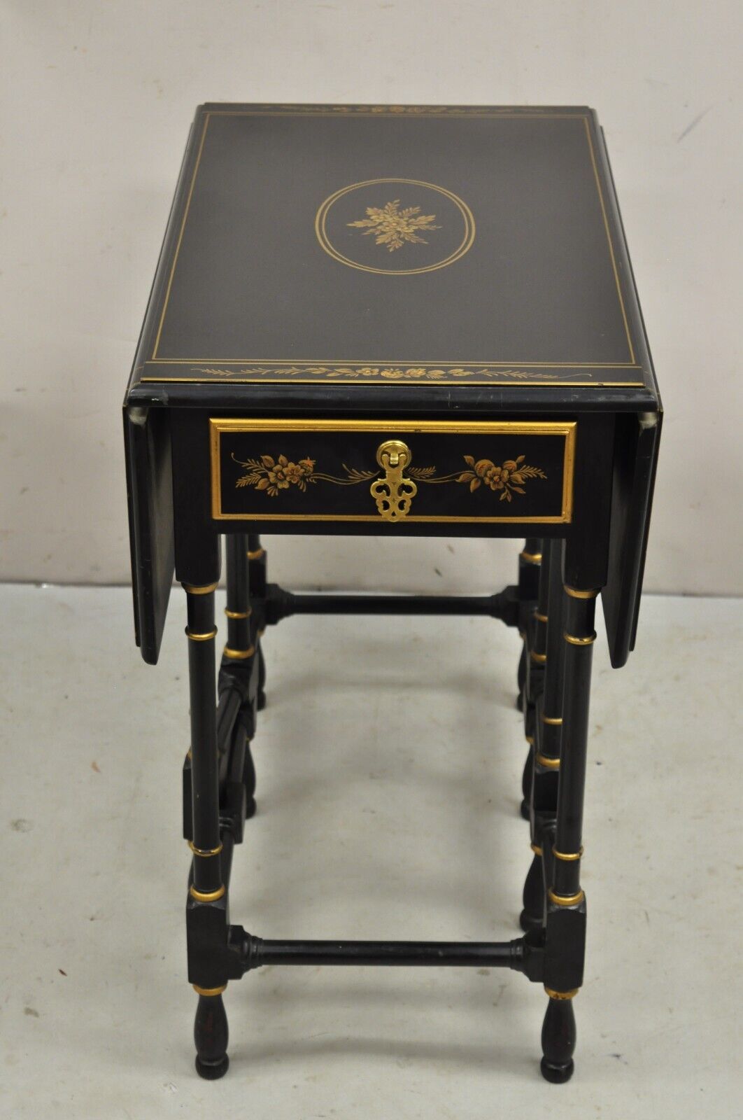 Drexel Et Cetera Asian Chinoiserie Black Lacquer Small Gateleg Side Table