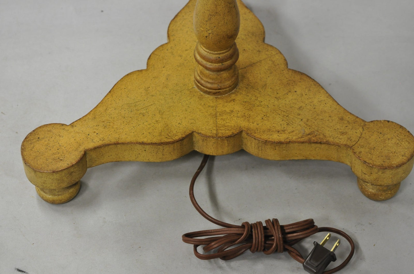 Vintage French Country Carved Wood Candlestick Tea Table Pedestal Floor Lamp