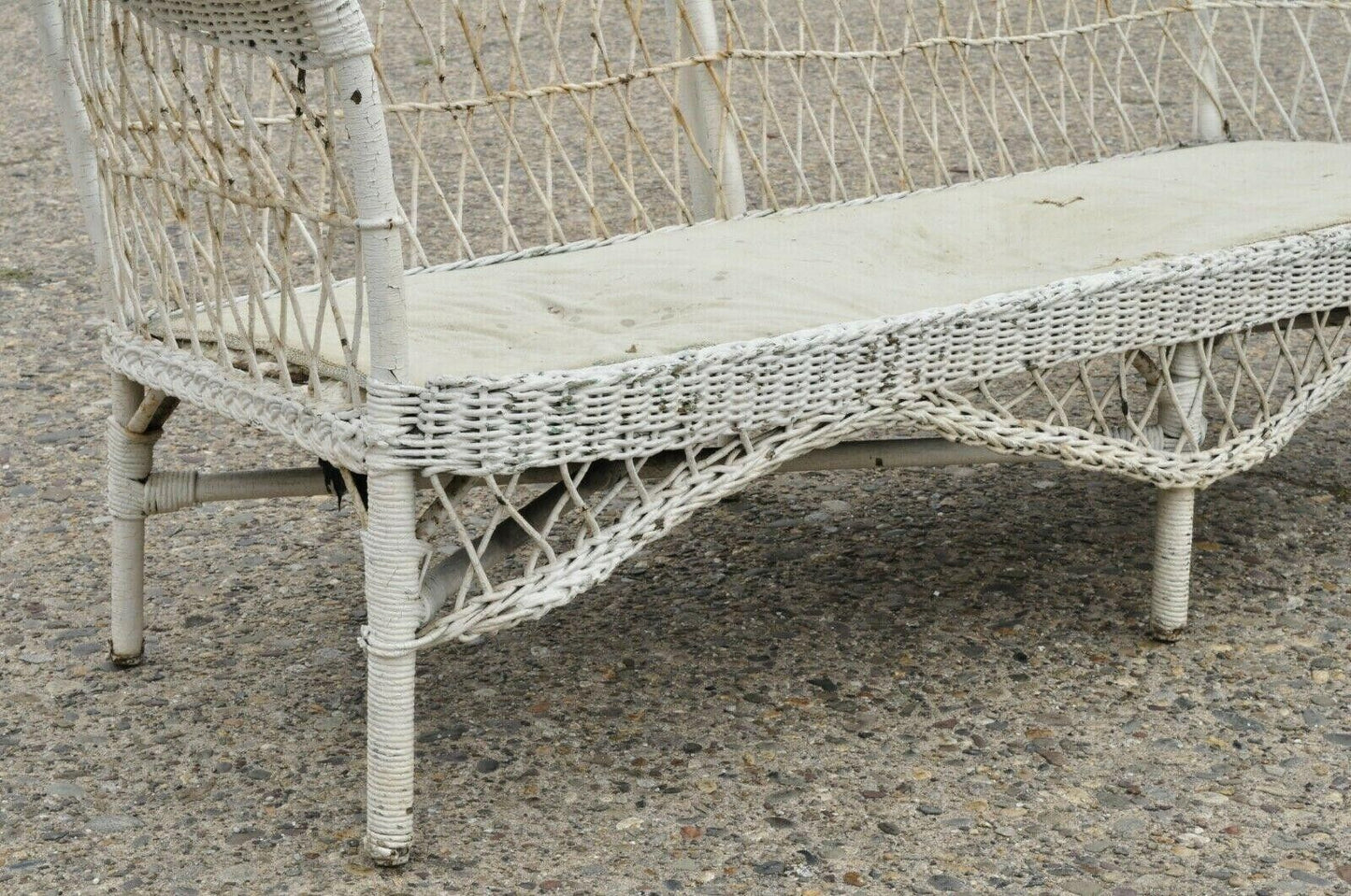 Antique Victorian Wicker Rattan White Painted Sunroom Patio Furniture Sofa