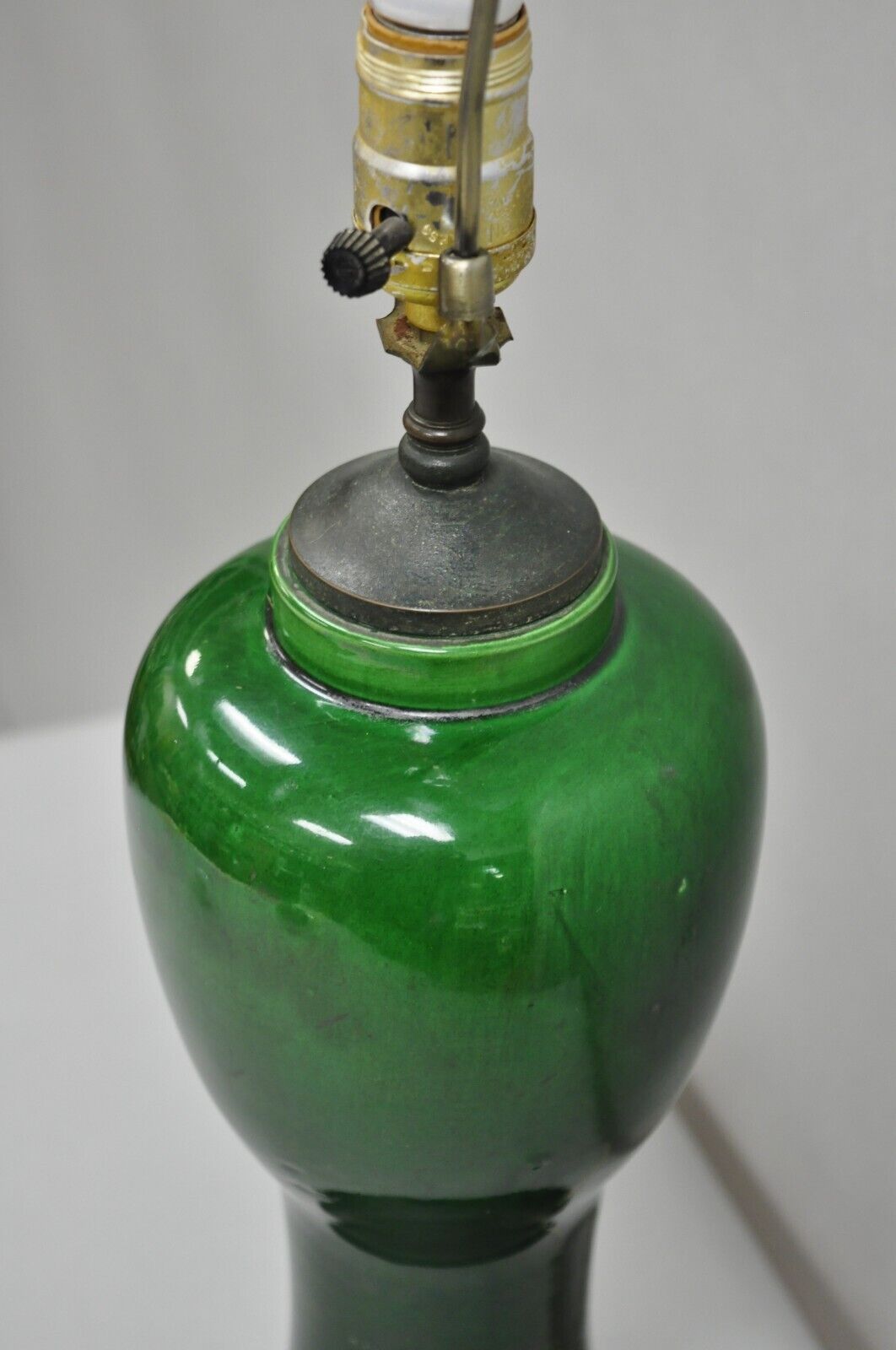 Antique Chinoiserie Japanese Ceramic Pottery Green Bulbous Vase Table Lamp