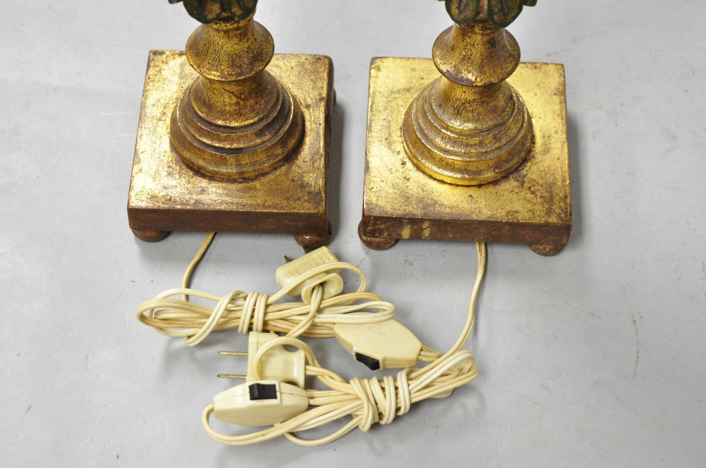 Vintage Italian Hollywood Regency Carved Gold Giltwood Pineapple Table Lamp Pair