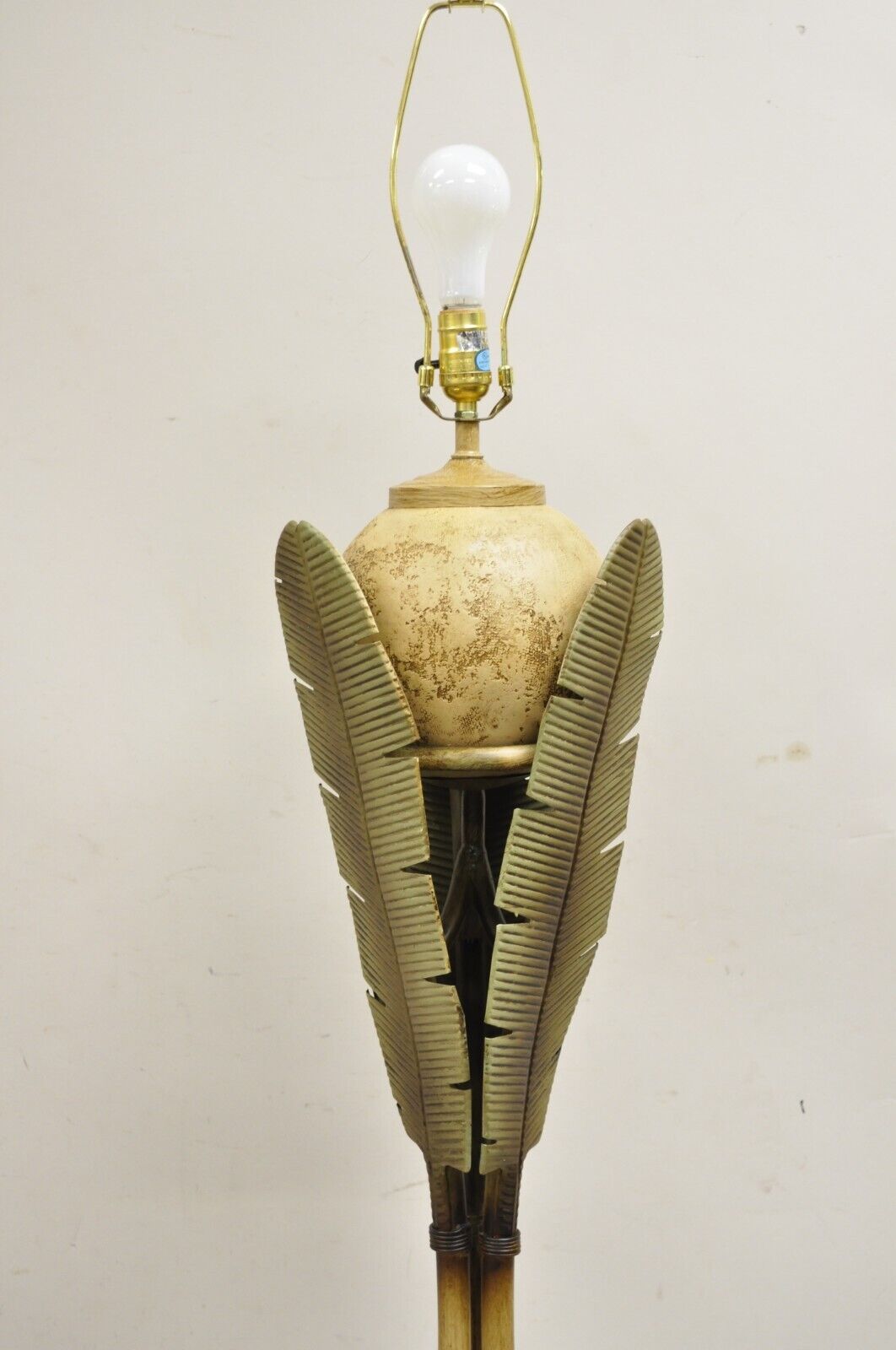 Vintage Hollywood Regency Metal Bamboo Palm Leaf Tropical Floor Lamp