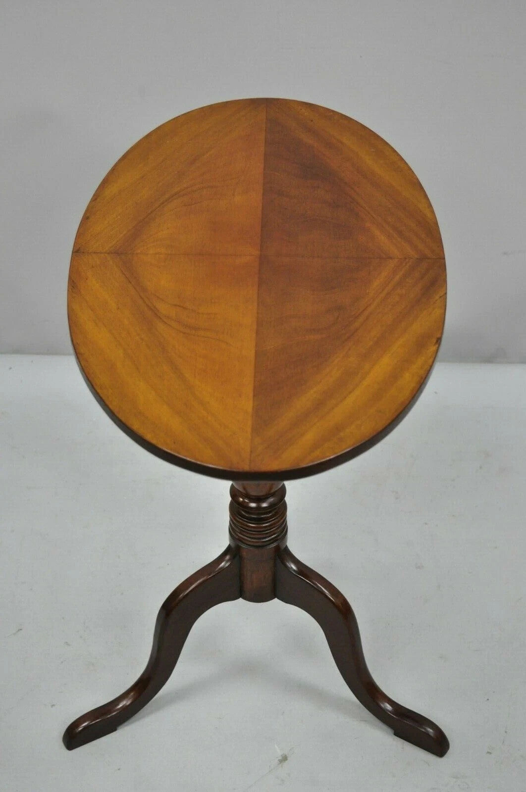 Antique Queen Anne Federal Style Mahogany Oval Tilt Top Side Tea Table